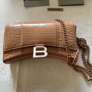 New Balenciaga Hourglass Wallet On Chain Crocodile Embossed colour Tan